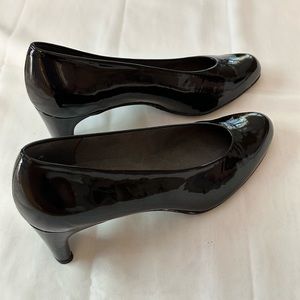 Stuart Weitzman Patent Black Pump